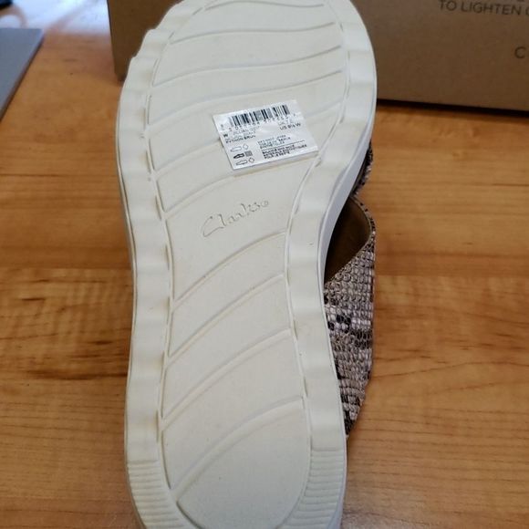 Clarks Wedge Sandals NWOT - Picture 5 of 8